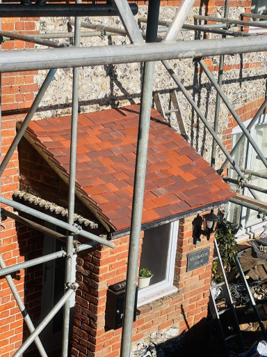 Expert Roofer Aylesbury 37 30 14 Medium