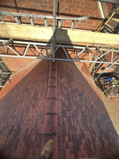 Expert Roofer Aylesbury 37 30 18 Medium