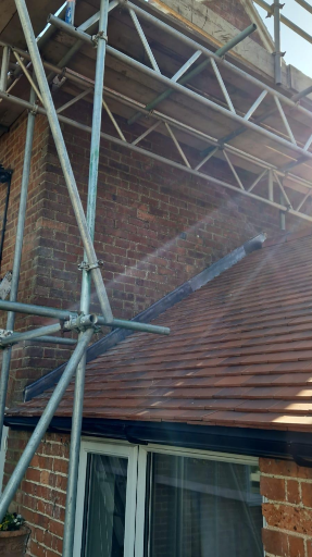 Expert Roofer Aylesbury 37 30 22 Medium