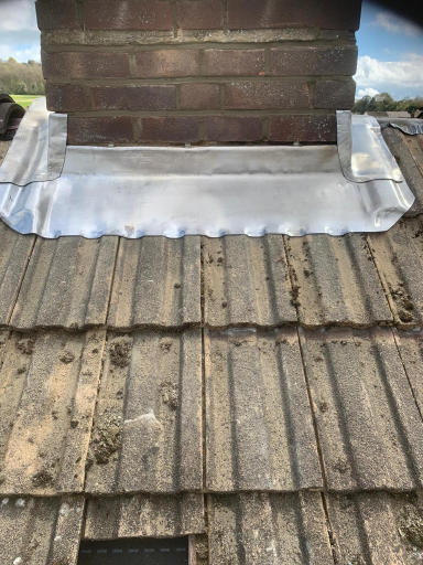 Expert Roofer Aylesbury 38 27 16 Medium