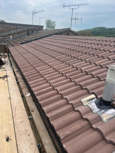 Expert Roofer Aylesbury 38 27 22 Medium