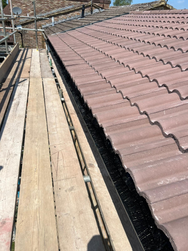 Expert Roofer Aylesbury 38 27 29 Medium