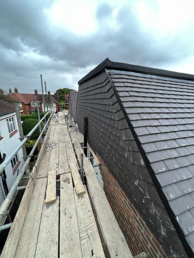 Roofer Aylesbury 34 Medium