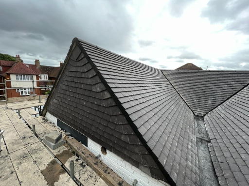 Roofer Aylesbury 39 Medium