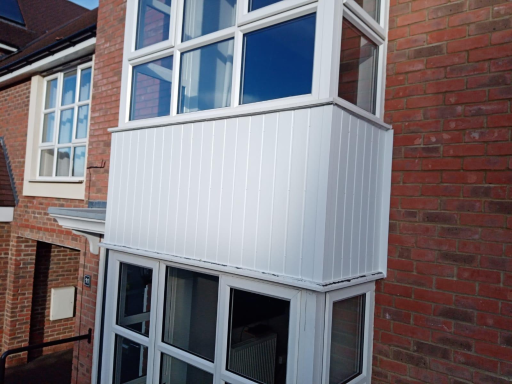 Roofer Aylesbury 42 Medium