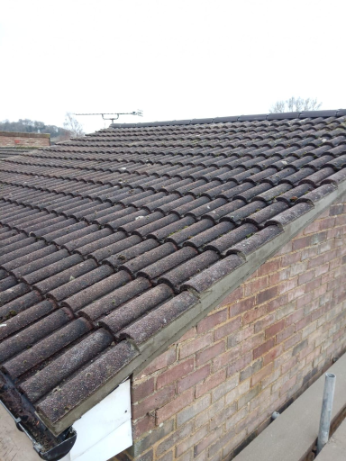 Roofer Aylesbury 46 Medium