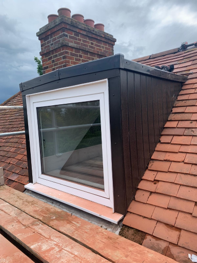 Roofer Aylesbury 53 Medium