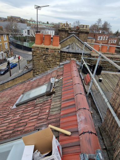 Roofer Aylesbury 56 Medium