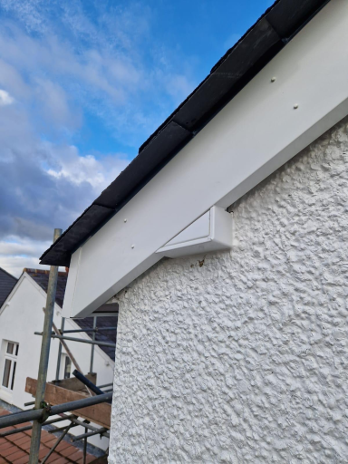 Roofer Aylesbury 59 Medium