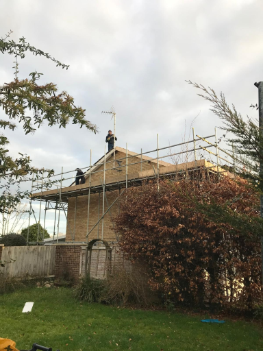 Roofer Aylesbury 70 Medium