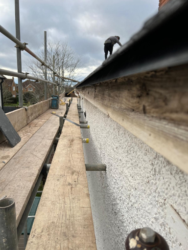 Roofer Aylesbury 79 Medium