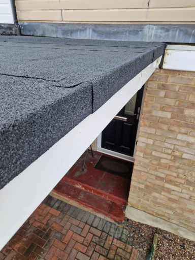 Roofer Aylesbury 85 Medium