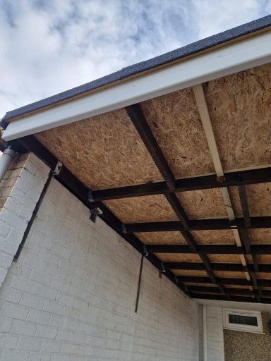 Roofer Aylesbury 89 Medium