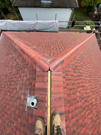 Roofer Aylesbury 90 Medium